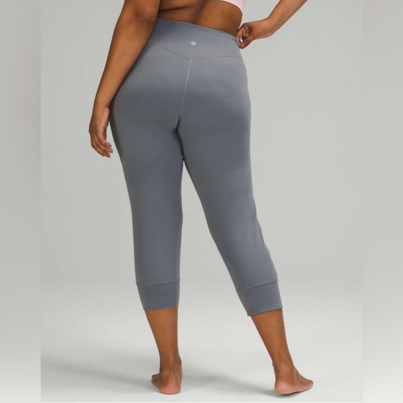 Lululemon Align Jogger Crop  size 6 - Picture 6 of 6
